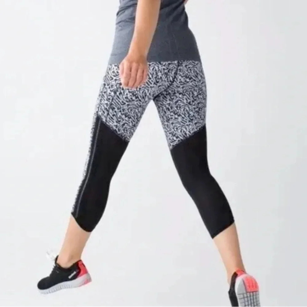 Lululemon Pace Pusher Crop Mini Brushed Leggings Black/White Capri Active Size 4